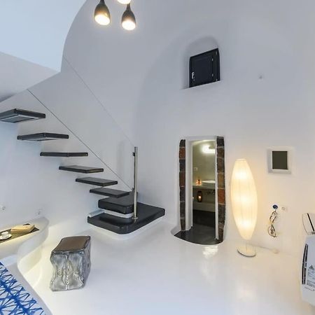 Ferienwohnung Santorini Traditional Apt With Private Hot Tub Fira  Exterior foto