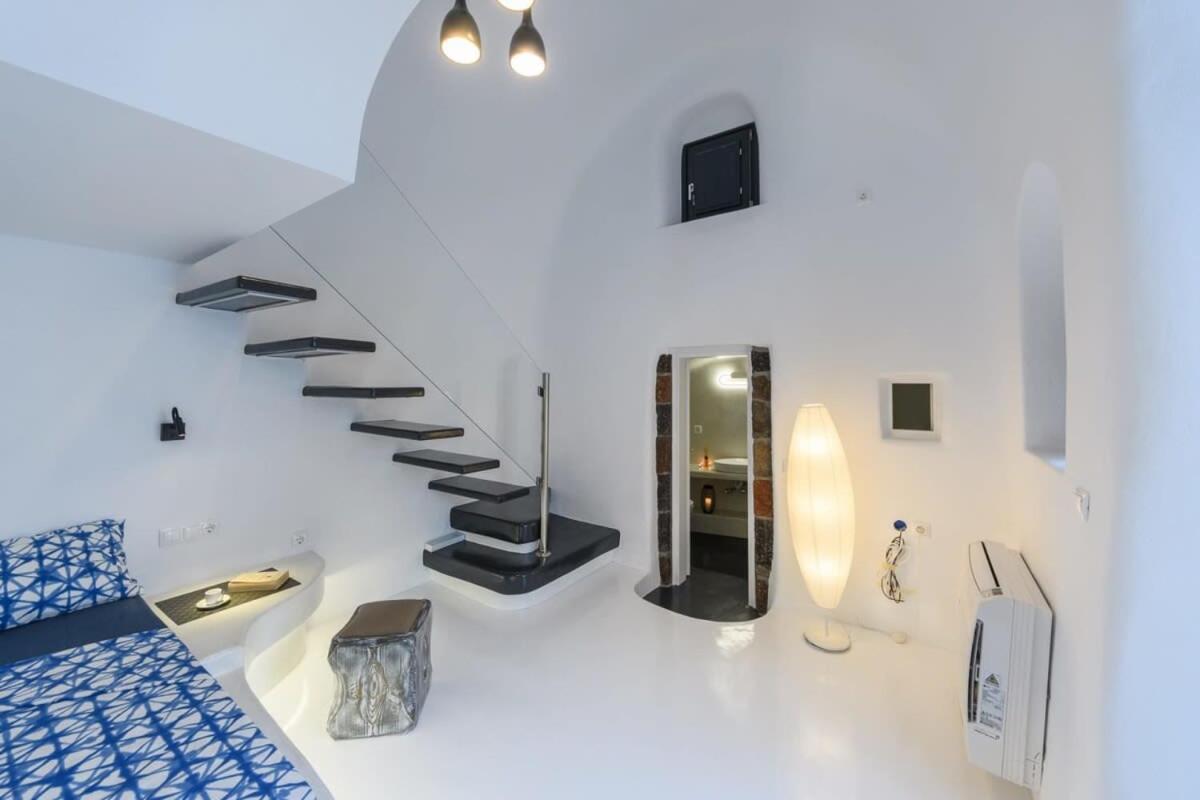 Ferienwohnung Santorini Traditional Apt With Private Hot Tub Fira  Exterior foto